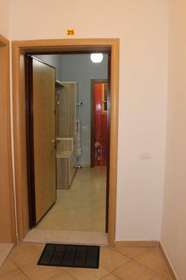 25 Apartamento Vlorë